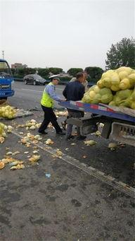 交警大队吃瓜群众,吃瓜群众见证的执法现场